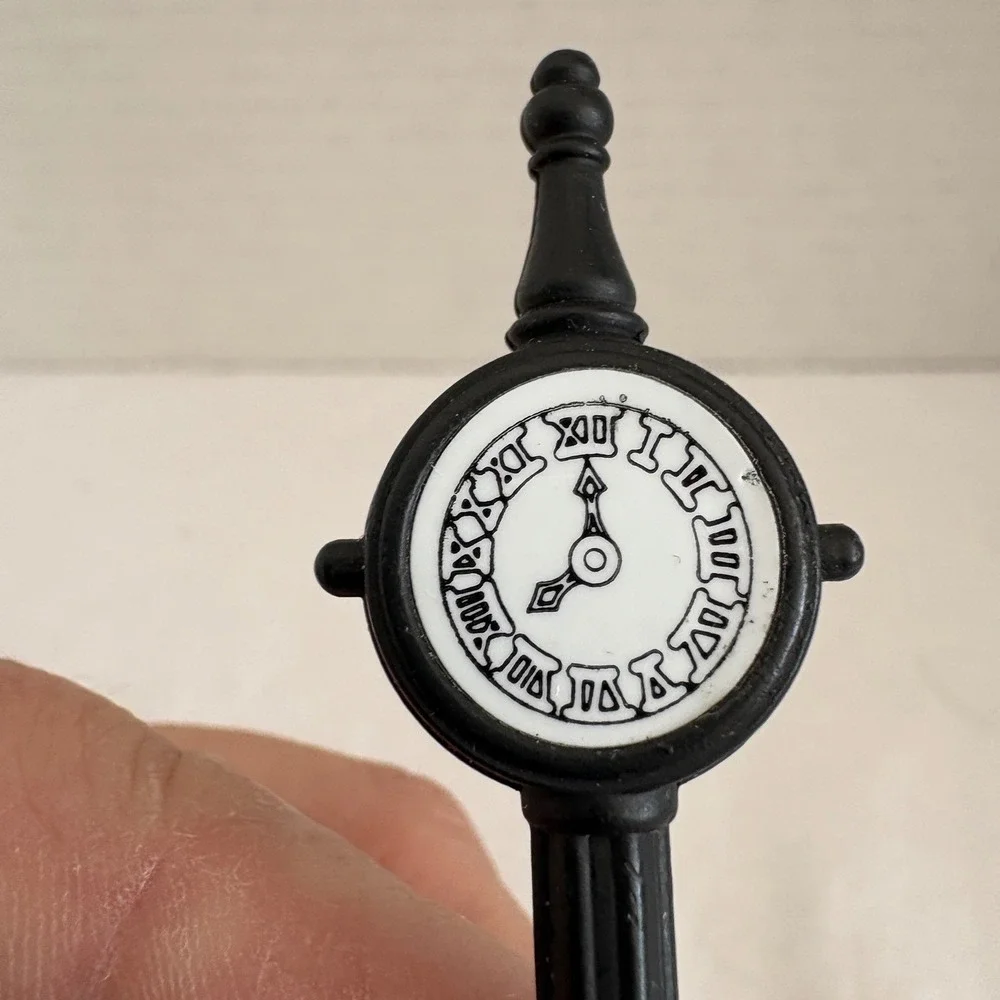 Department‎ 56 Heritage Village Black Town Square Clock Miniature Accessory